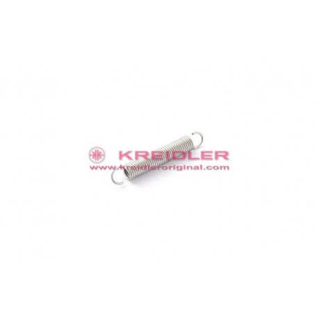 Retracting spring for socket