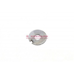 Locking plate for socket